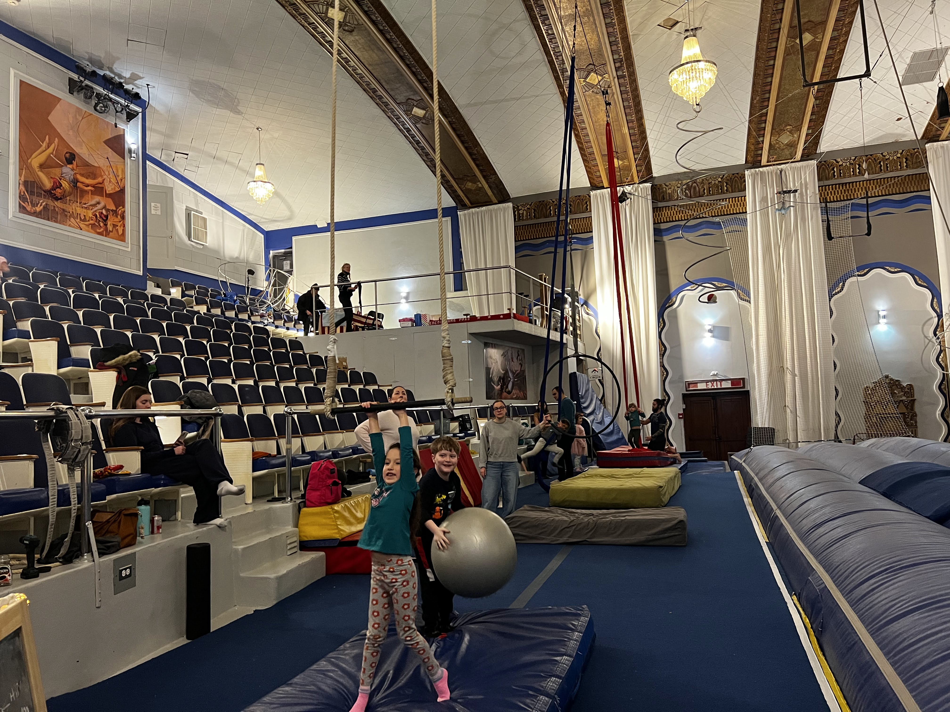 Sortie scolaire cirque — Le Château de Cirque